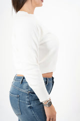 modella indossando Maglia basic a manica raglan in filato misto viscosa colore