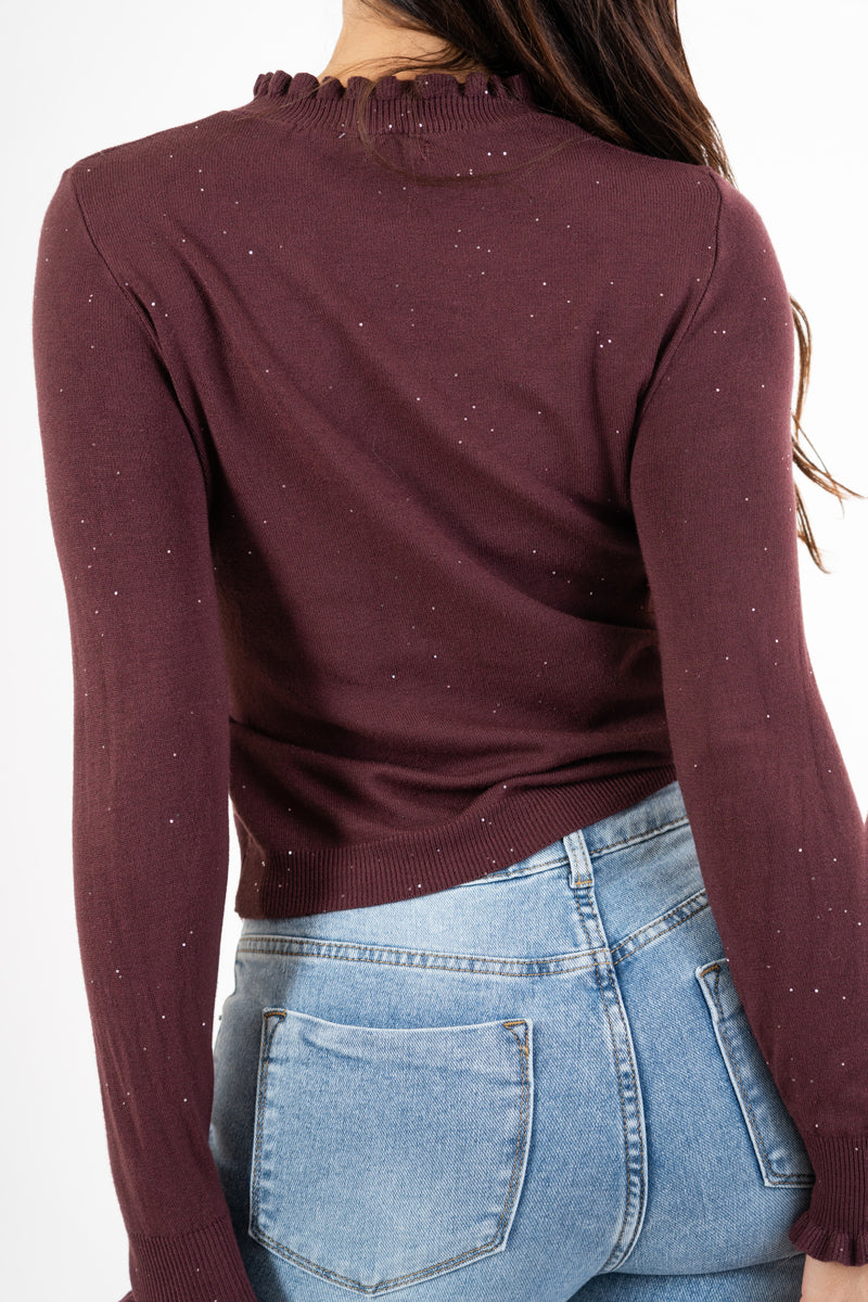 modella indossando Maglia SoftLurex con micro paillettes e volant colore