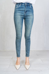Jeans skinny fit con lavaggio sfumato