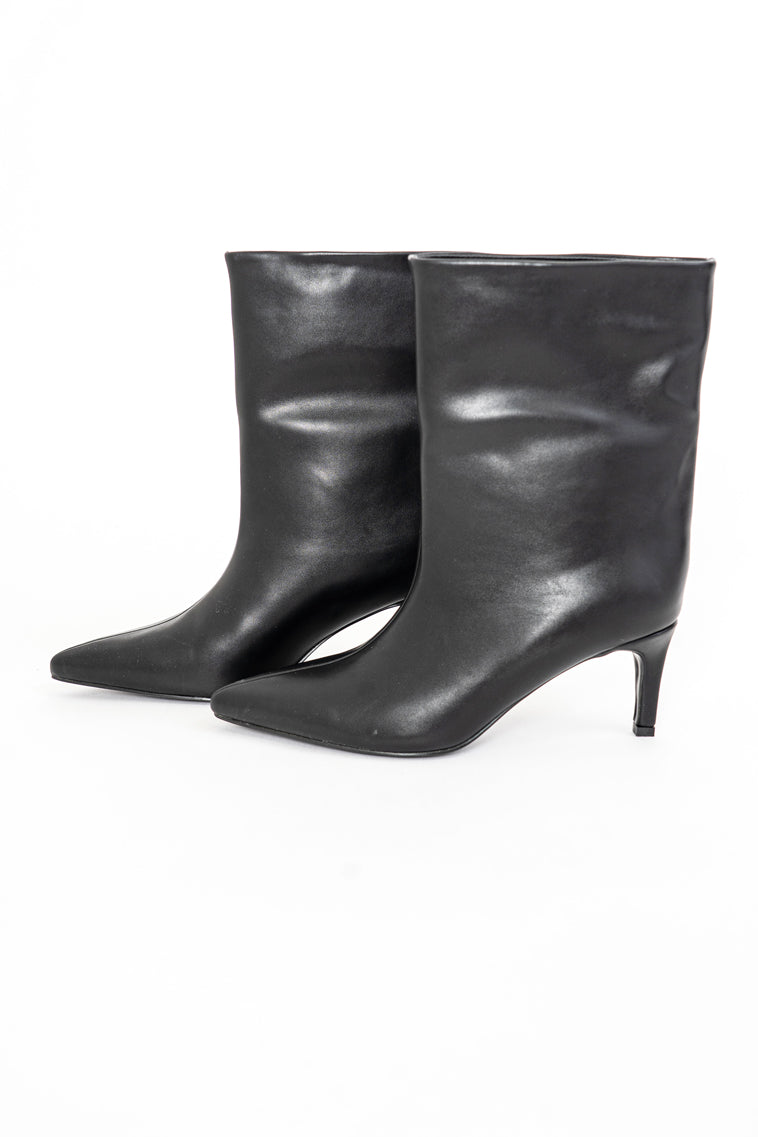 Stivali mid-calf in ecopelle nera con gambale ampio e tacco 6,5cm