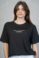T-shirt Over in Cotone Elasticizzato nera con Ricamo Beige "Segni Particolari...."