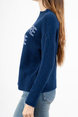 modella indossando Maglione girocollo con scritta “Ho sempre ragione” in misto lana Made in Italy colore