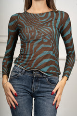 modella indossando Maglia Aveline Zebrata colore