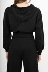 modella indossando Giacca felpa over con cappuccio e zip colore