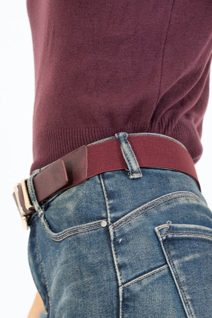 Cintura elastica simil pelle con fibbia dorata