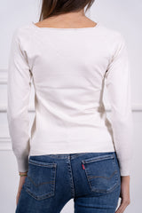 modella indossando Maglia Calista scollo quadrato colore