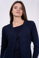 modella indossando Cardigan Elowen scollo V colore Blu Unica