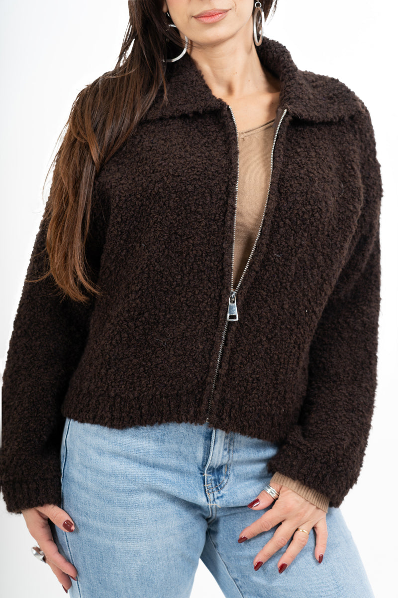 Giacca corta in filato bouclé con colletto e zip metallica