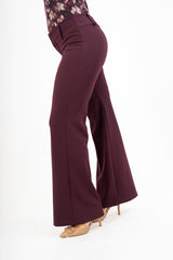 Pantalone svasato in crep con baschina alta Prugna