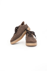 Sneakers in camoscio ed ecopelle marrone con suola in gomma