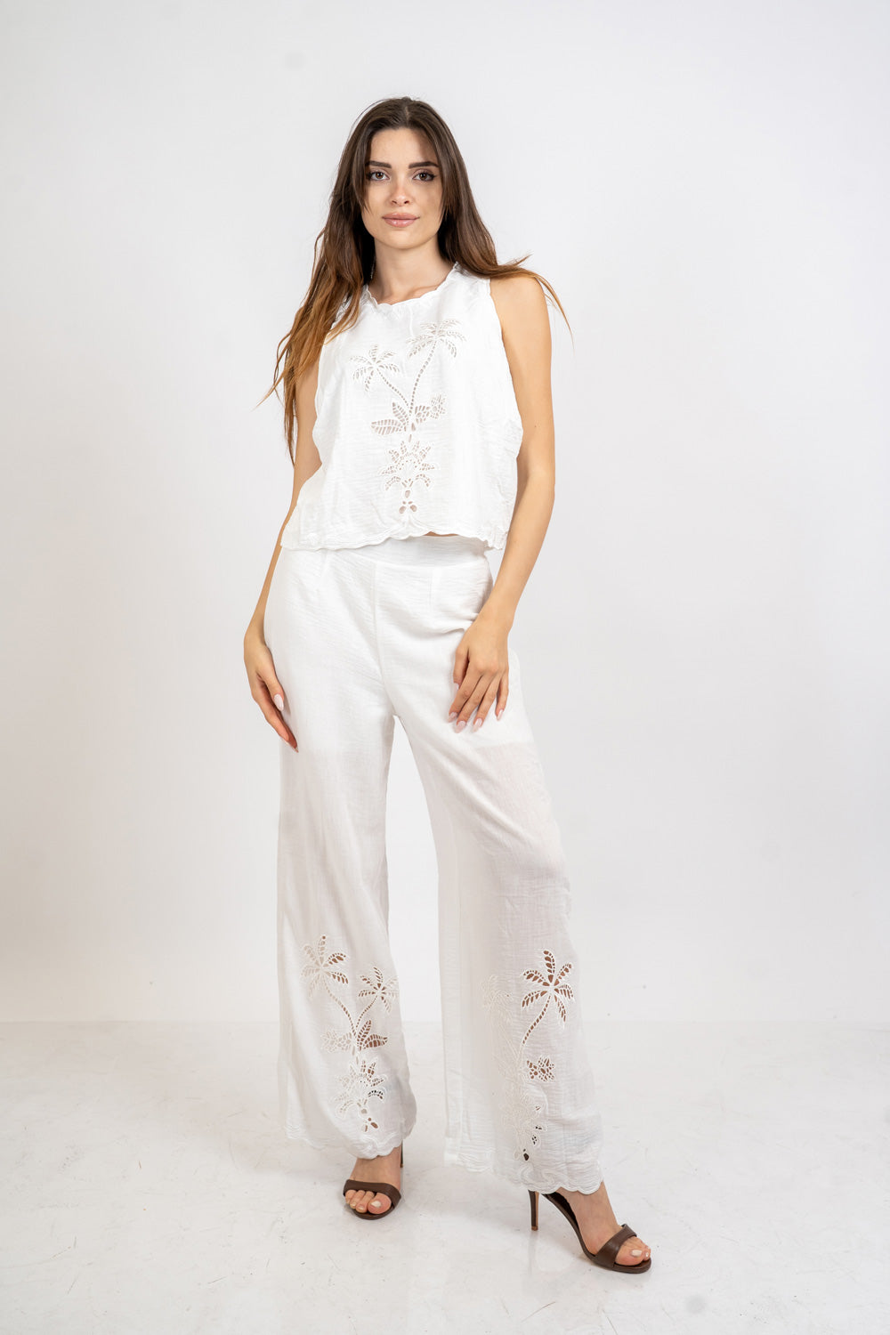 Completo palme traforate in rayon lino.