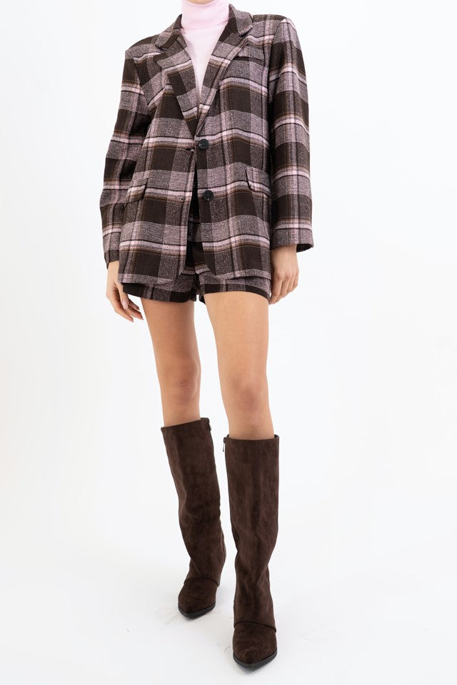 modella indossando Giacca PlaidChic over in misto lana colore