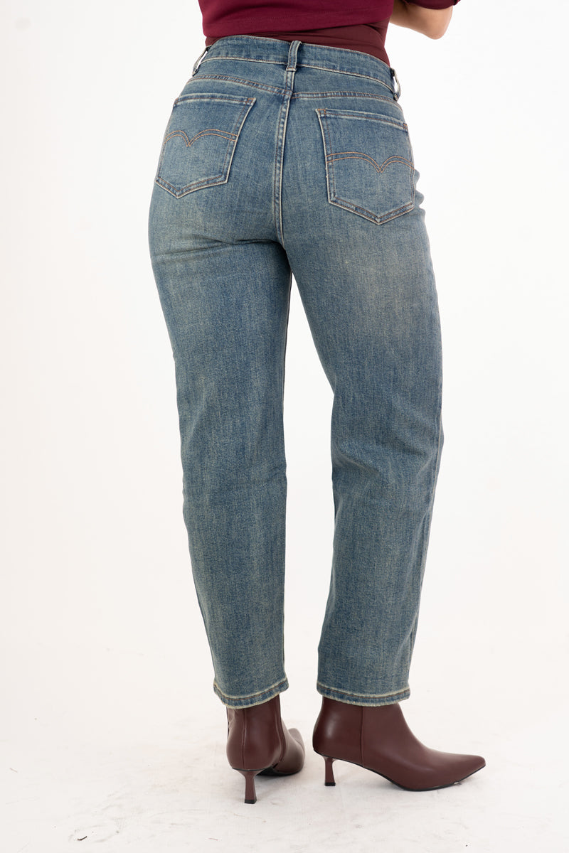 Jeans Mom Fit con lavaggio vintage