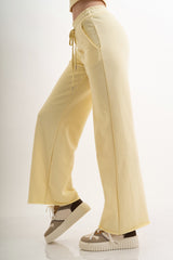 modella indossando Pantalone palazzo in felpa elasticizzata con coulisse colore