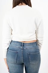 modella indossando Maglia basic a manica raglan in filato misto viscosa colore