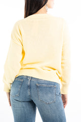 modella indossando Maglione primaverile girocollo in misto cotone colore