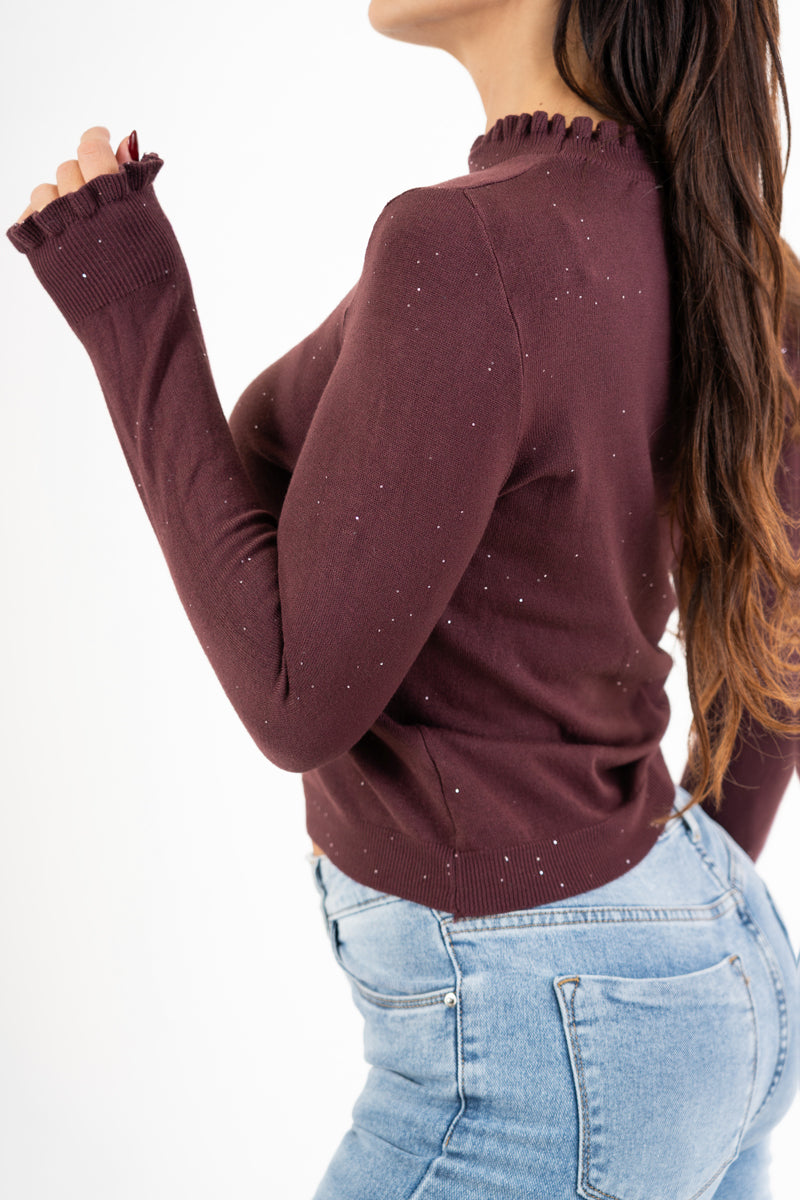 modella indossando Maglia SoftLurex con micro paillettes e volant colore