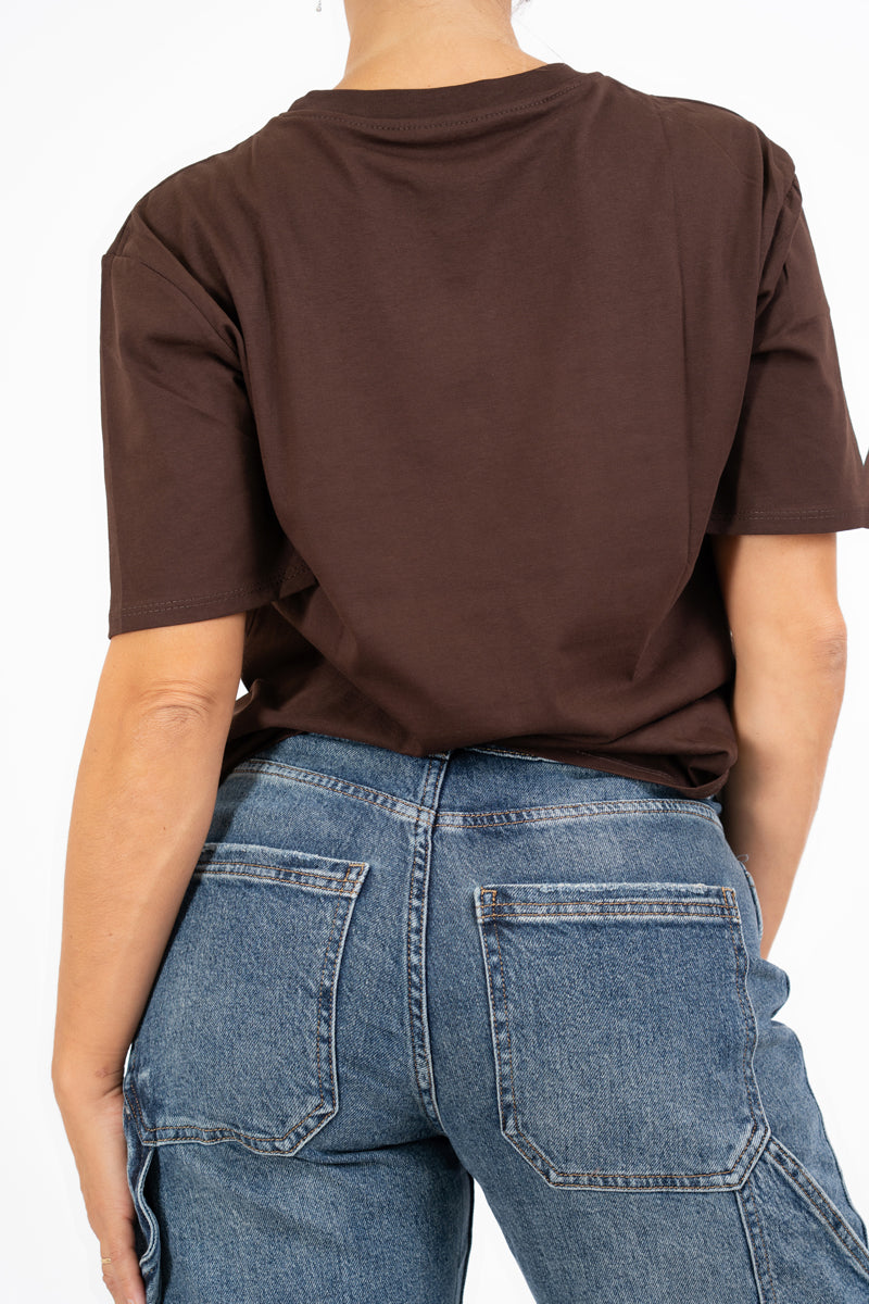 T-shirt in cotone con ricamo “mi mandi fuori di testa”