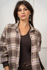 modella indossando Camicia Rivington Rosemoor colore Marrone-Rosa Unica