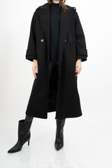 Cappotto lungo in panno doppio petto con martingala ai polsi