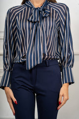 modella indossando Camicia Brompton colore