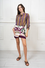 modella indossando Camicia Collo Coreana in Tencel a Righe Multicolor colore