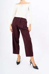 modella indossando Pantalone Balloon Chic colore