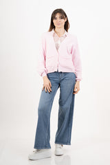 modella indossando Cardigan ampio con scollo a V e maniche a palloncino colore