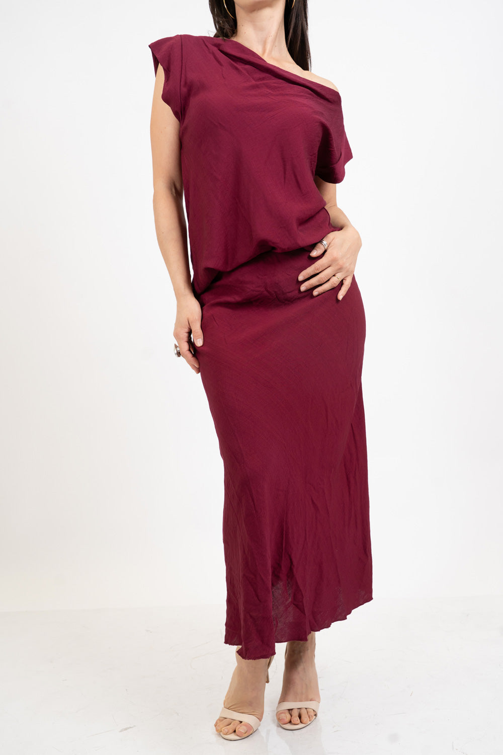 Completo donna maglia con scollo morbido e gonna svasata in viscosa