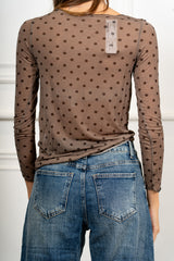 modella indossando Maglia Aveline colore