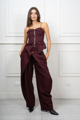 modella indossando Bustier Elodie con zip colore
