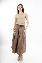 modella indossando Gonna midi con baschina e pieghe in cotone elasticizzato con cintura colore