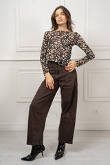 modella indossando Jeans Barrel Bexley colore