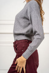 modella indossando Maglia Mirelle boxy in misto viscosa colore