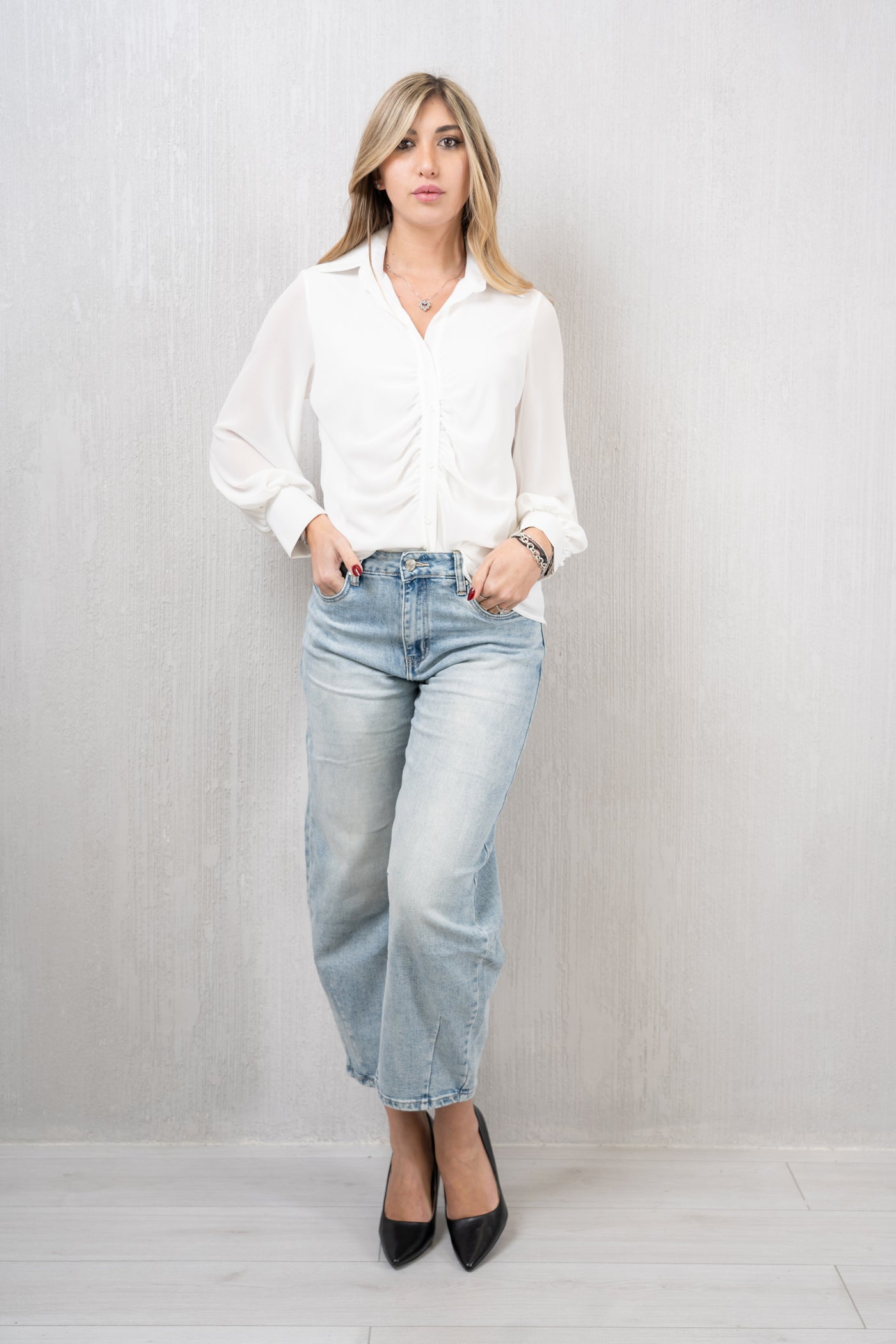 Camicia in Georgette Velata con Arriccio Centrale