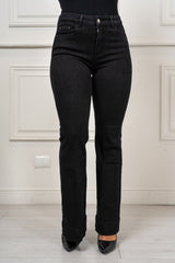 modella indossando Jeans Marlow Nero colore
