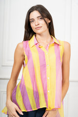 modella indossando Camicia Smanicata Positano Righe colore Giallo-Fucsia Unica