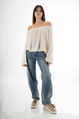 modella indossando Blusa in georgette velata con scollo elasticizzato e manica ampia sblusata colore