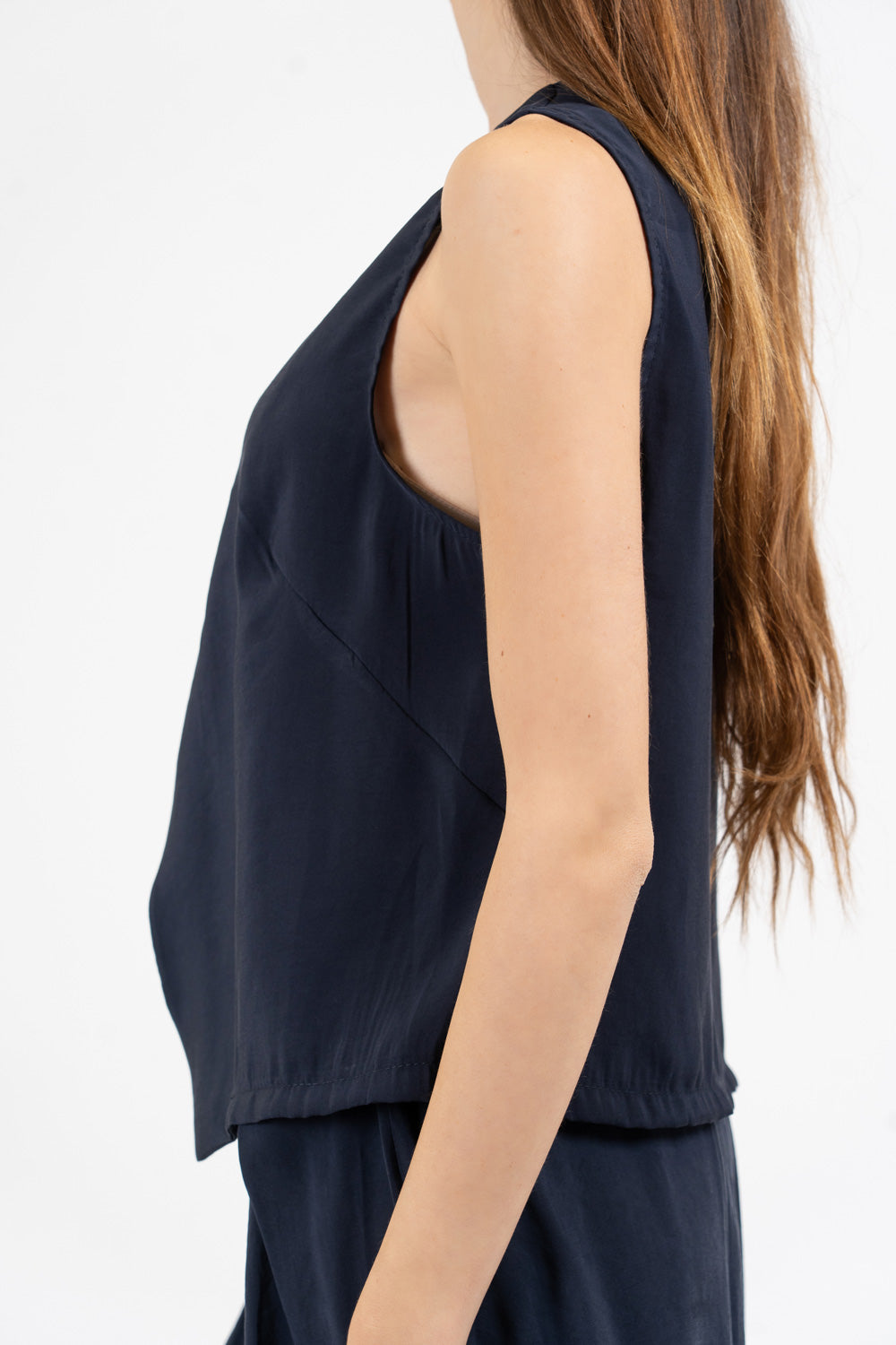 Gilet incrociato in misto viscosa.