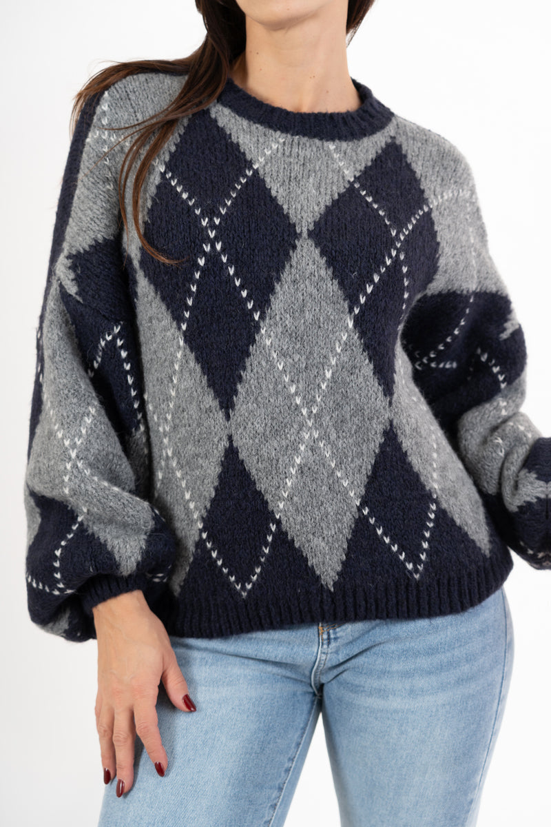 modella indossando Maglione fantasia SoftArgyle in misto lana colore Grigio Unica