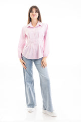 modella indossando Camicia rigata donna in cotone elasticizzato con vita arricciata e maniche a palloncino colore