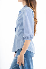 modella indossando Camicia rigata donna in cotone elasticizzato con vita arricciata e maniche a palloncino colore