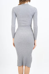 modella indossando Abito CutMood in misto viscosa con oblò colore