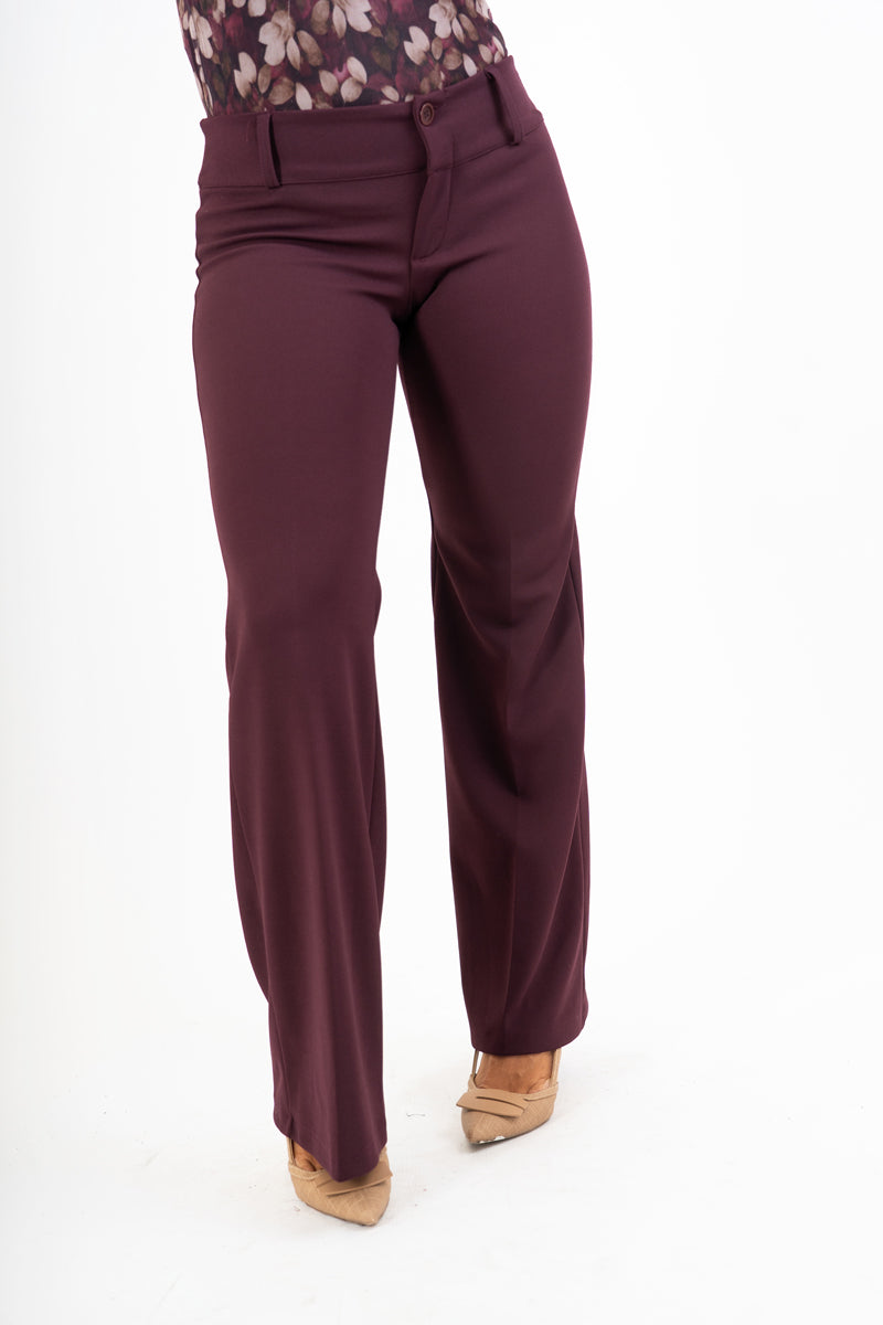 Pantalone svasato in crep con baschina alta Prugna