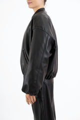 modella indossando Bomber SoftLeather in ecopelle imbottito colore