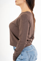 modella indossando Maglione sportivo con maniche raglan e bordo a coste colore