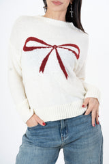 modella indossando Maglione morbido con motivo fiocco e vestibilità comoda colore Panna-Bordeaux Unica