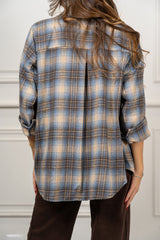 modella indossando Camicia Rivington Calder in flanella colore