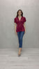 Blusa in raso con scollo a V e taglio sagomato