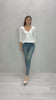 Blusa con scollo a V e volant